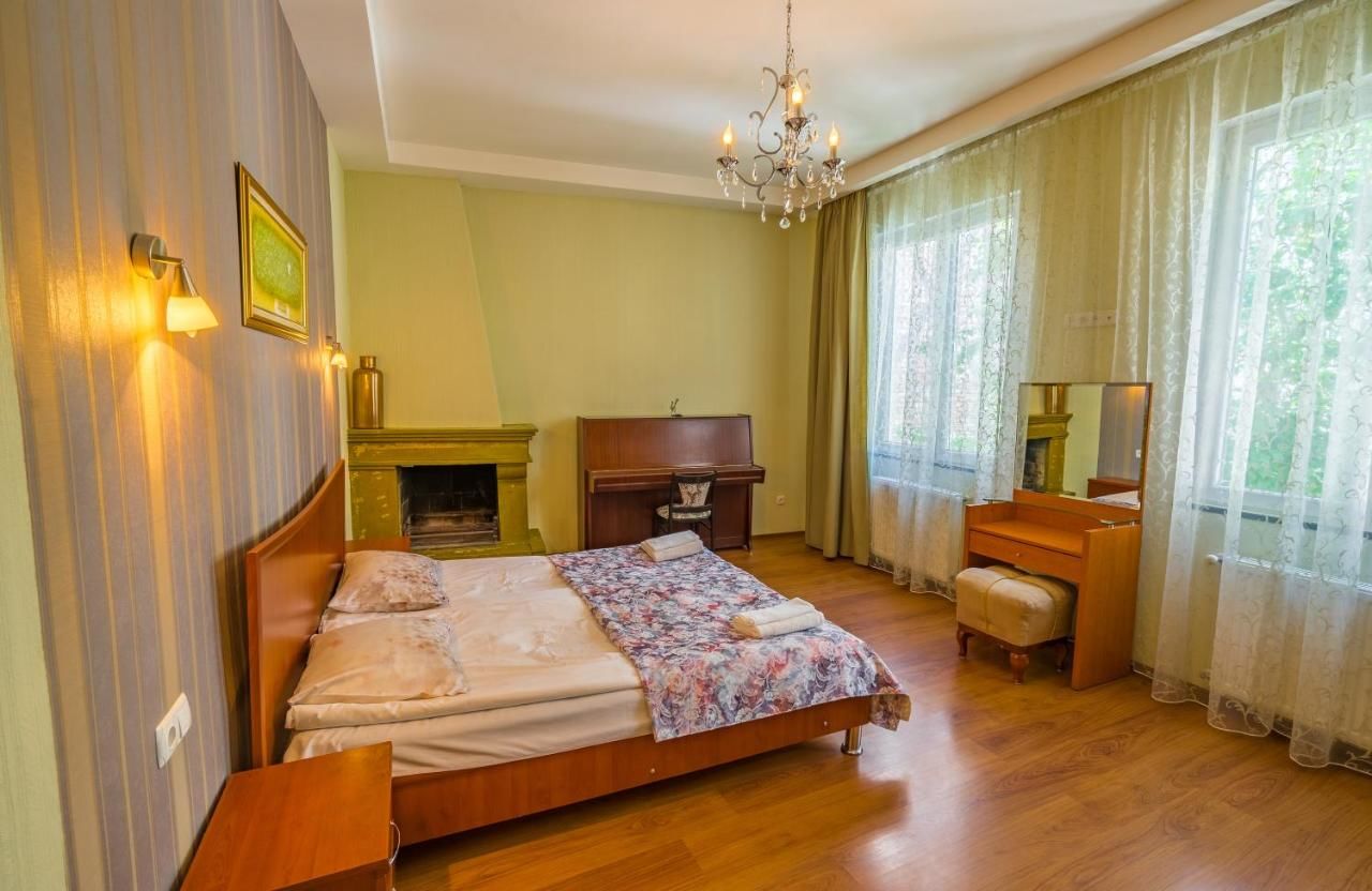 Гостиницы в тбилиси недорого в центре. Отели в Тбилиси недорого. Hotel Silver Street Tbilisi. Снять жилье в Тбилиси. Ул серебряная 56 в Тбилиси фото.